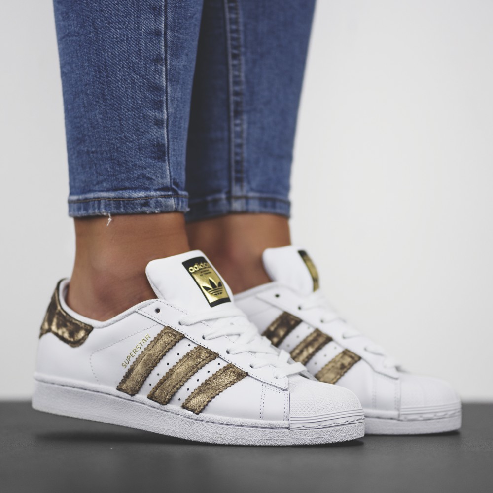 superstar bad guy adidas sneakers personalizzate velluto da dressed